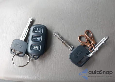 2005 Toyota Camry Le из США, поврежденный, VIN 4T1BE32K05U640893